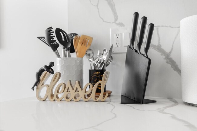 Building Photo - 1726 H St NE