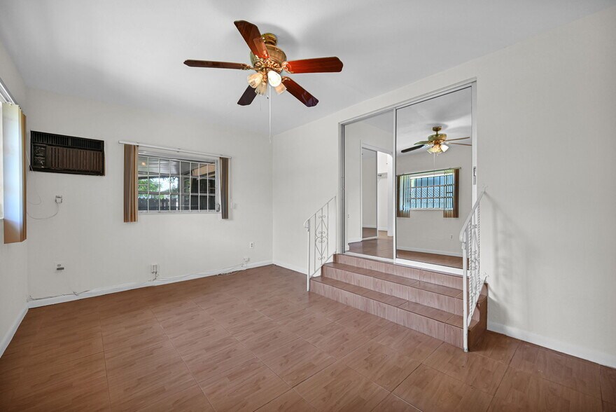 Building Photo - 244 NW 43rd St