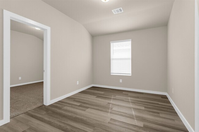 Building Photo - 18095 Martin Pines Dr