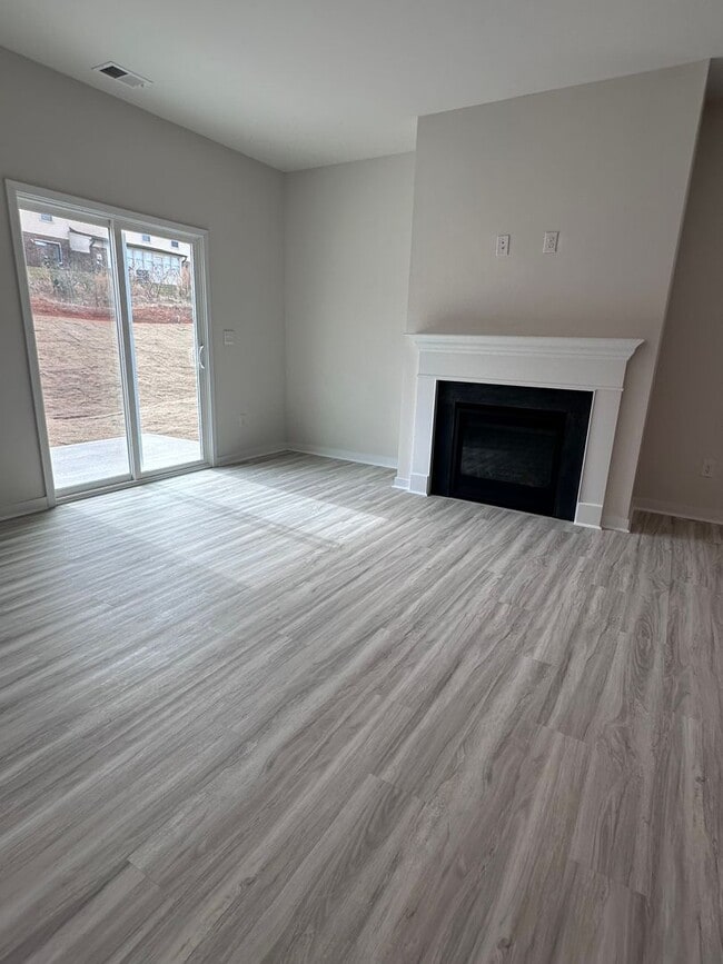 Building Photo - Brand-New 5-Bedroom Home in the Hamptons at Hickory with Modern Upgrades & Move-In Ready Comfort