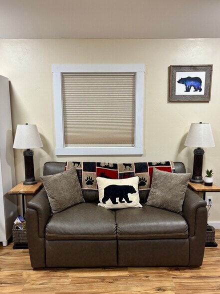 Building Photo - 25 Sunrise View Ln