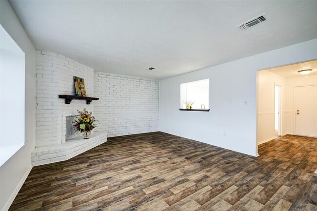 Building Photo - 15251 Buckle Ln