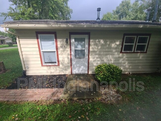 Building Photo - 629 N Willow St