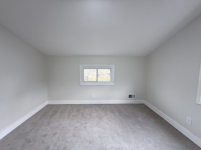 Building Photo - 315 Park Ave