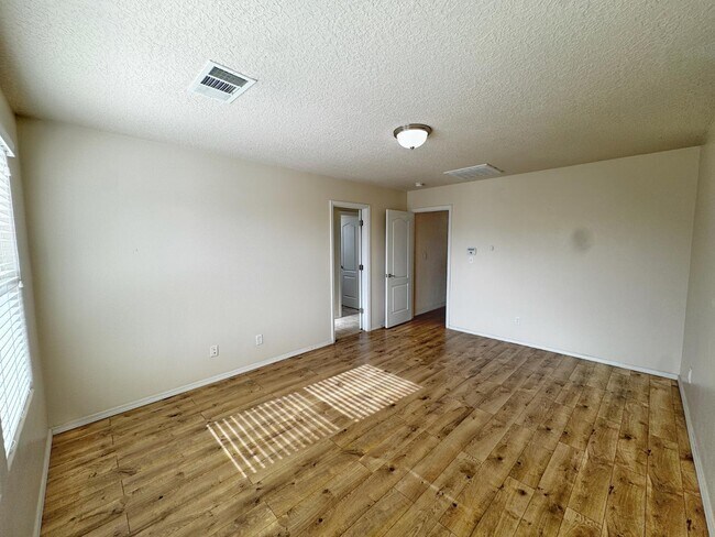 Building Photo - 11019 Marina Gate Trail NE