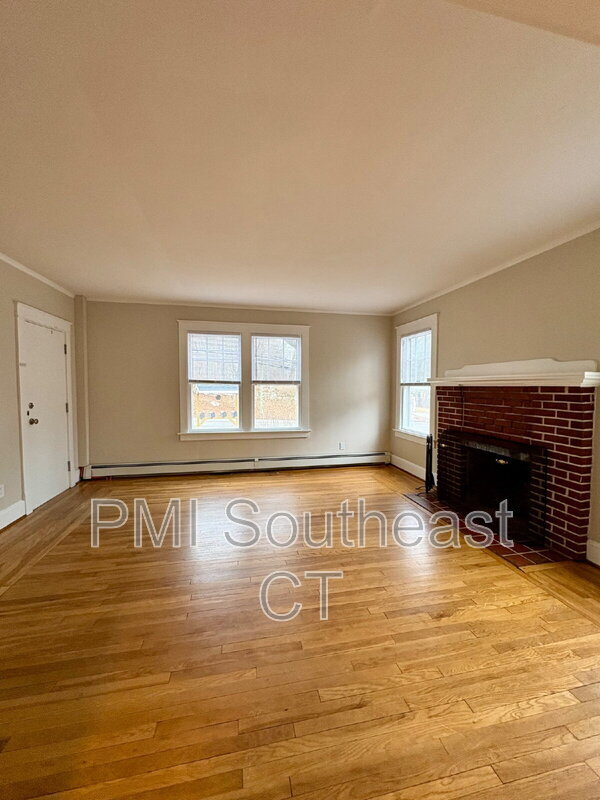 Building Photo - 640 Williams St