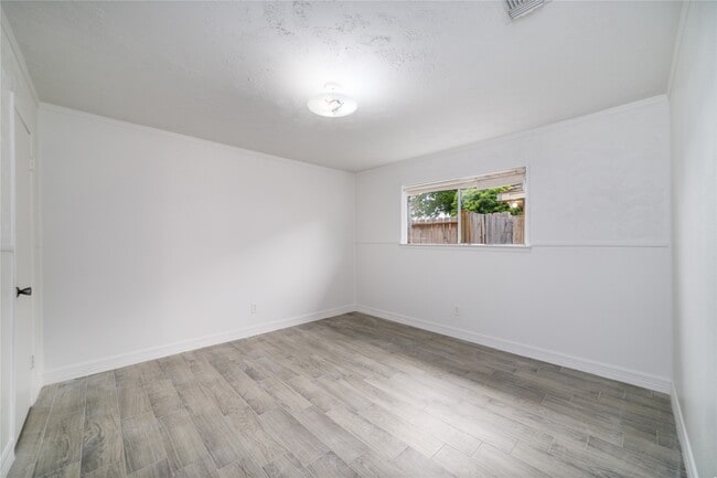 Building Photo - 10830 Sela Ln