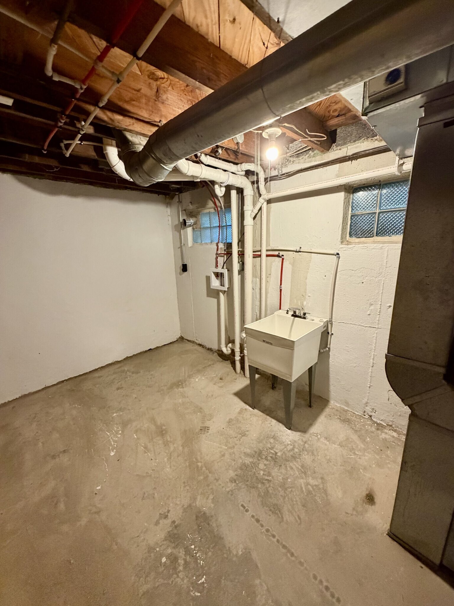 Building Photo - 745 Wilbud Dr
