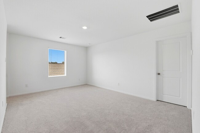 Building Photo - 629 Craven St