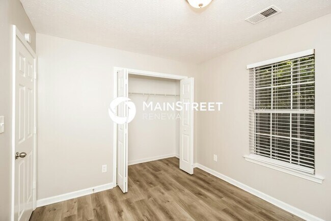 Building Photo - 3 Bedroom Pet-Friendly Home in Hiram, GA with Main Street Renewal