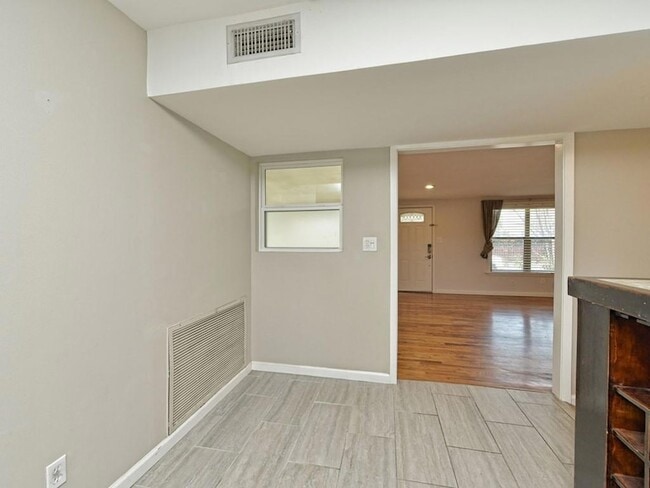 Building Photo - 4408 Mt Vernon Dr