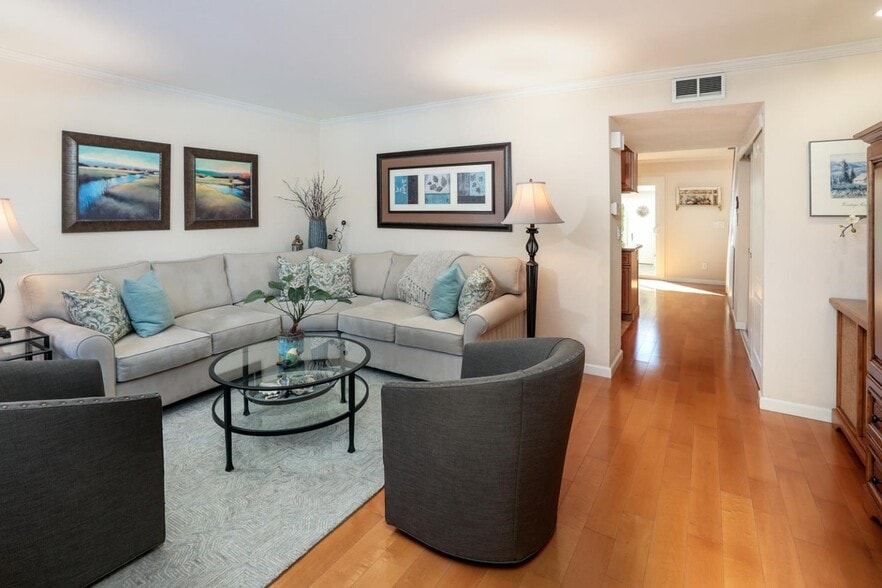 Building Photo - 1248 Crescent Ter