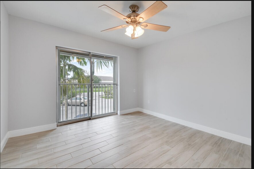 Building Photo - 12030 Alt A1a