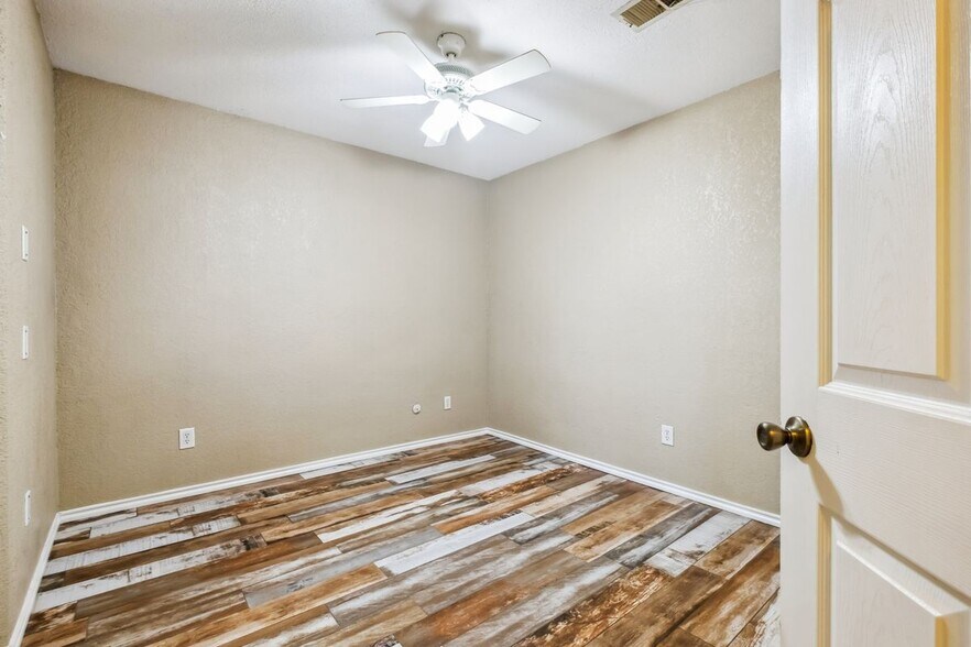 Building Photo - 1608 Pecan Chase Cir