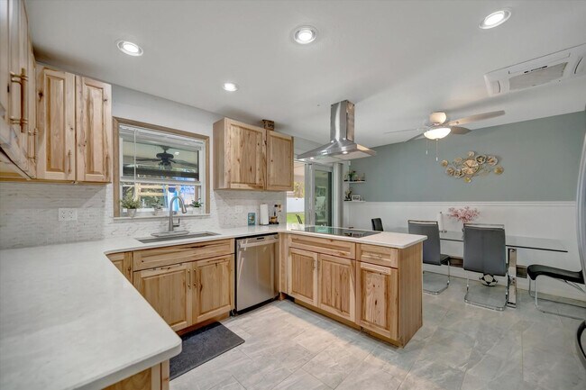 Building Photo - 4408 E Riverside Dr