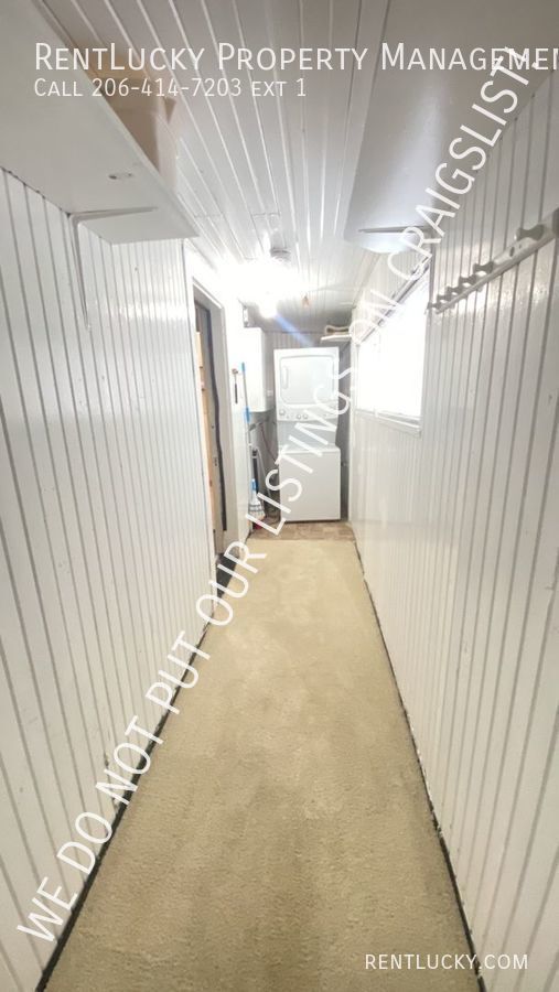 Building Photo - Cute, Private and Clean!  1 Bedroom 1 Bath...