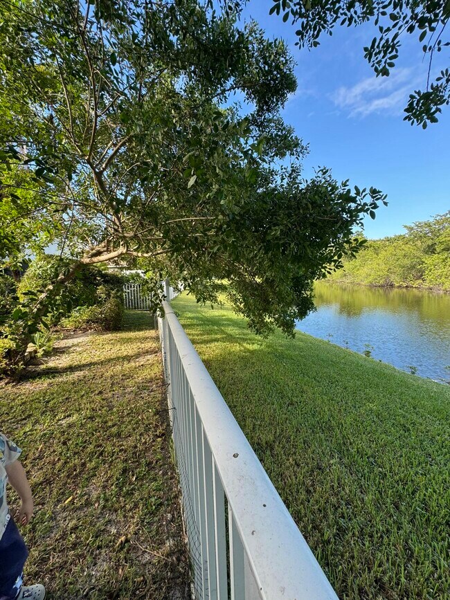 Building Photo - 10366 Buena Ventura Dr