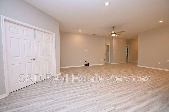 Building Photo - 1731 Oceania Ave
