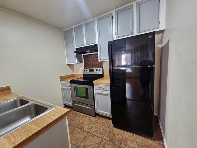 Building Photo - Ham4803