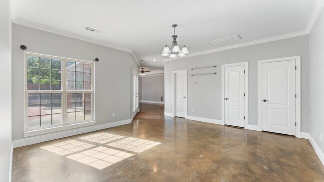 Building Photo - 204 Tunbridge Dr