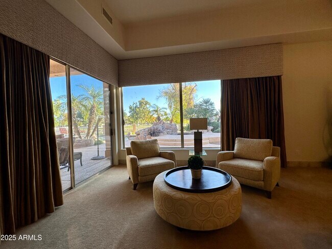 Building Photo - 5711 W Linda Ln