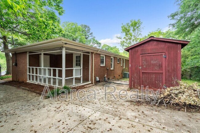 Building Photo - 3733 Manchester Dr
