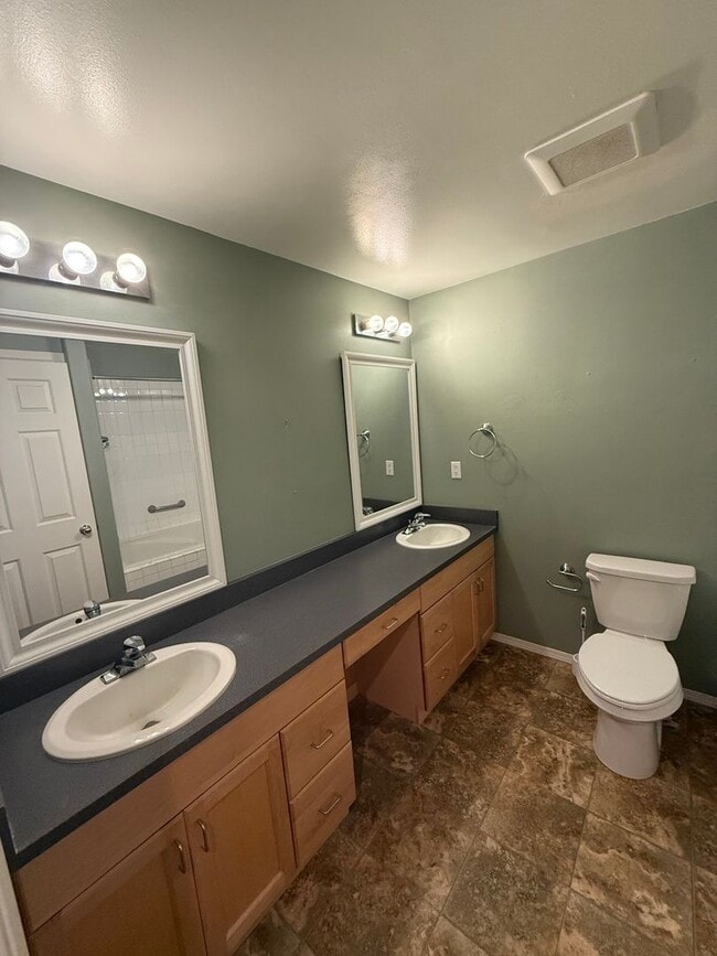 Building Photo - Spacious 5 Bedroom / 3 Bathroom Home for Rent in Lakeside, Montana