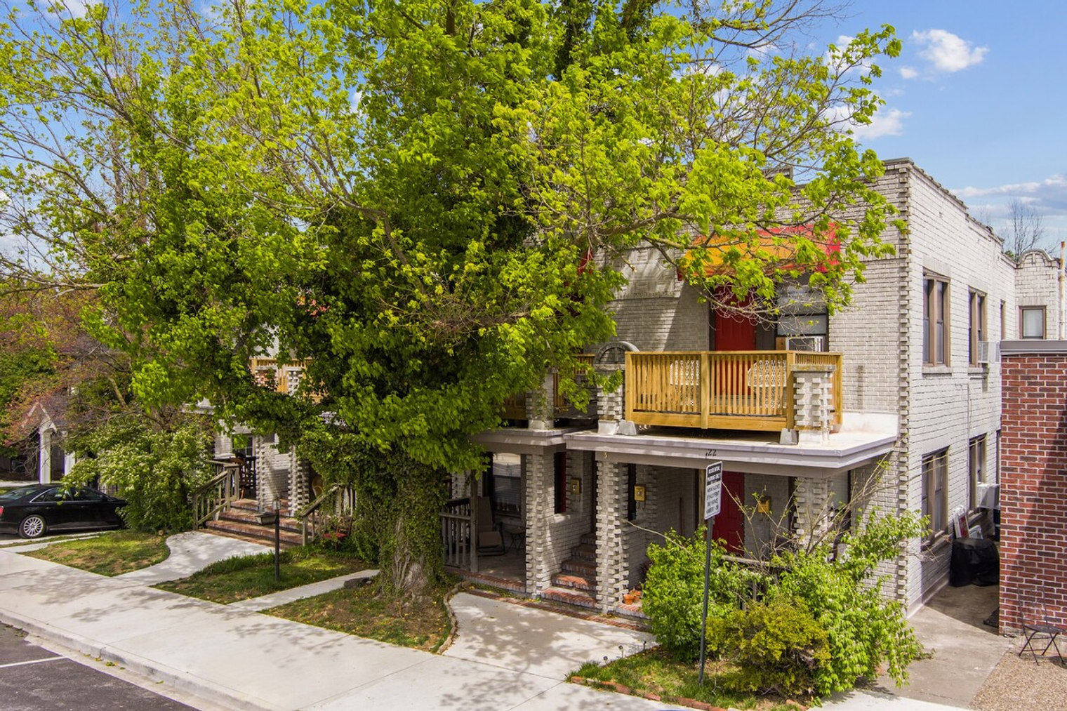 Building Photo - 122 W Meadow St