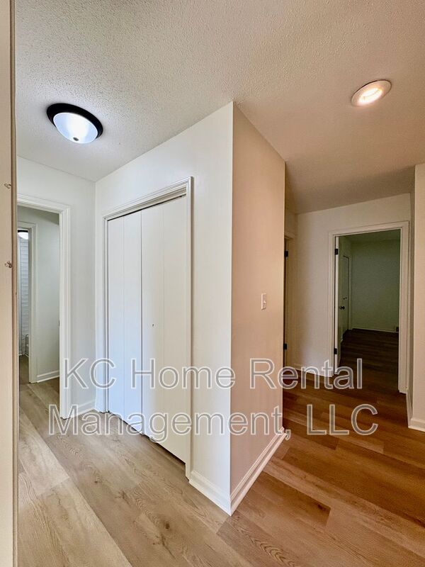 Building Photo - 10205 CedarBrooke Ln
