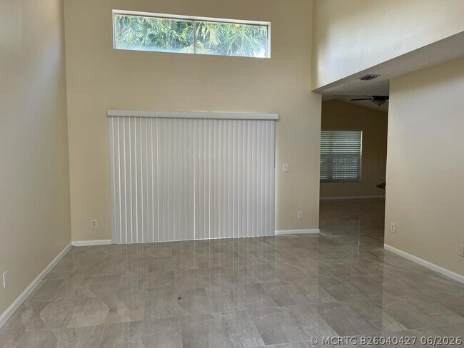 Building Photo - 2348 SW 177th Ave