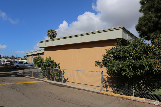 Building Photo - Palm Plaza Apartments