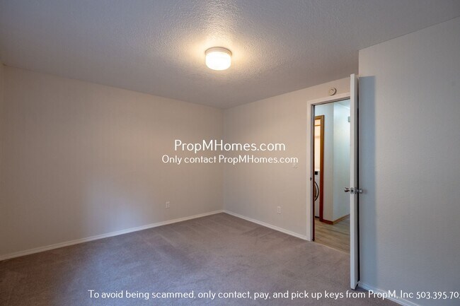 Building Photo - Bright Two Bedroom Home in Oak Grove!