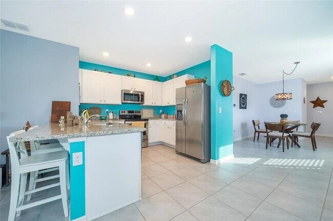 Building Photo - Clean & Newer Single Family Smart Home - N...