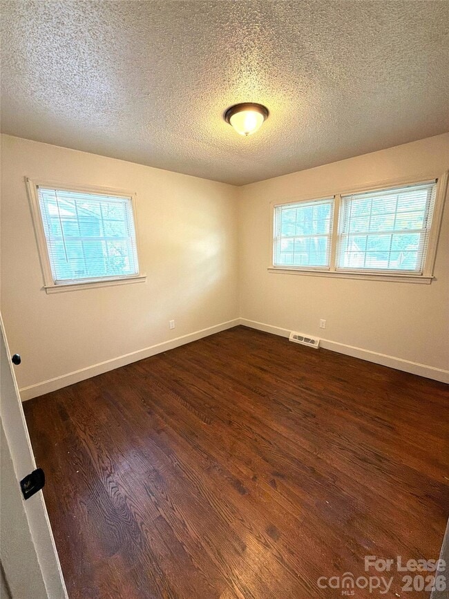 Building Photo - 4410 Brooktree Dr
