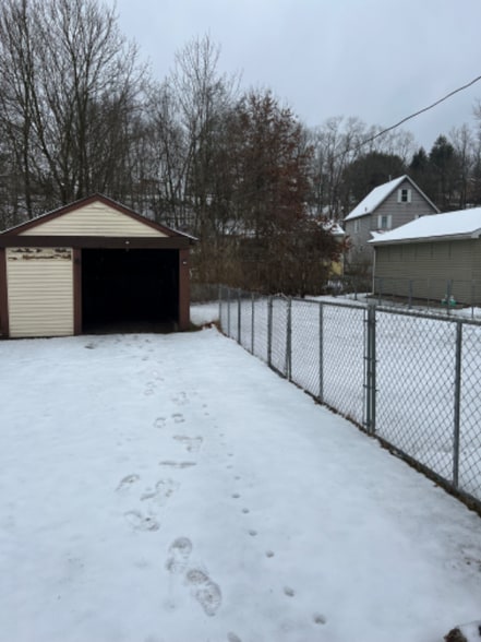 Building Photo - 31 Mechanic St