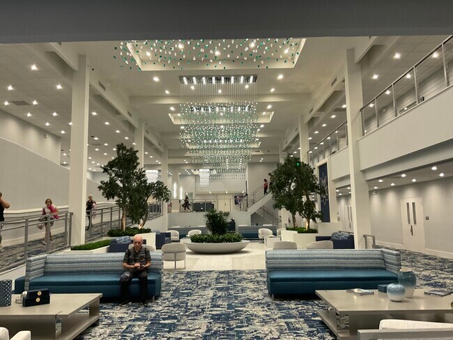 Building Photo - 14475 Strathmore Ln