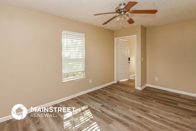 Building Photo - 2221 Killarney Pl