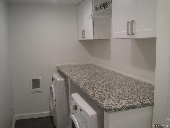 Building Photo - 3617 Shallow Brook Dr