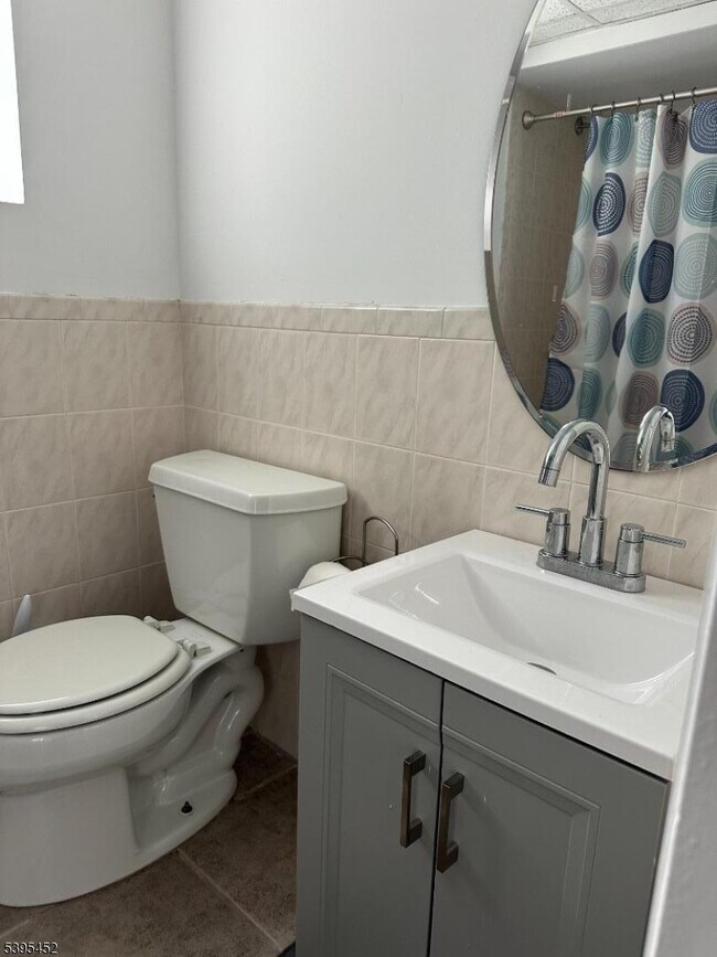 Building Photo - 112 Pompton Ave