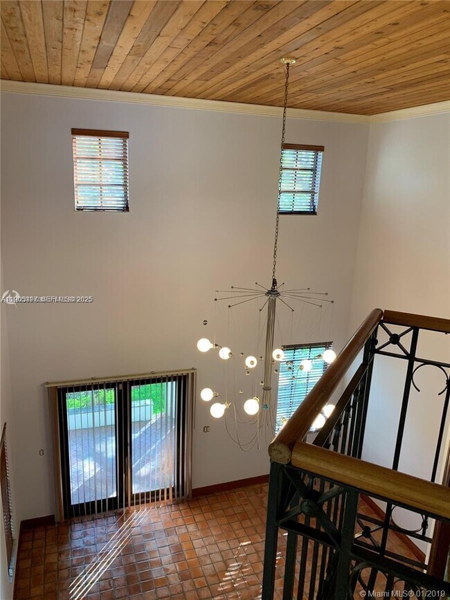 Building Photo - 901 Majorca Ave