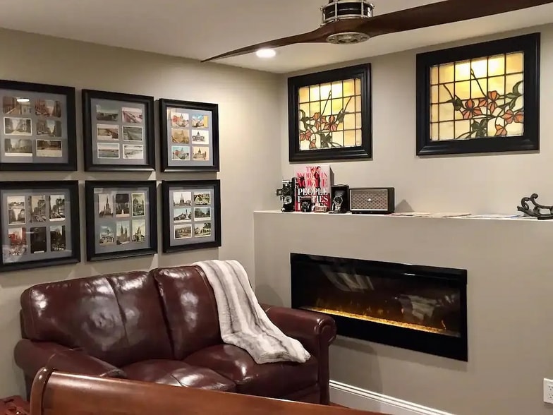 First floor bedroom (Electric fireplace) - 2051 Park Ave