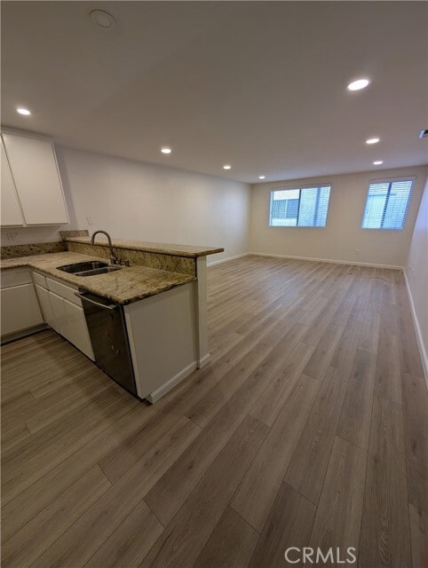 Building Photo - 17330 Chatsworth St