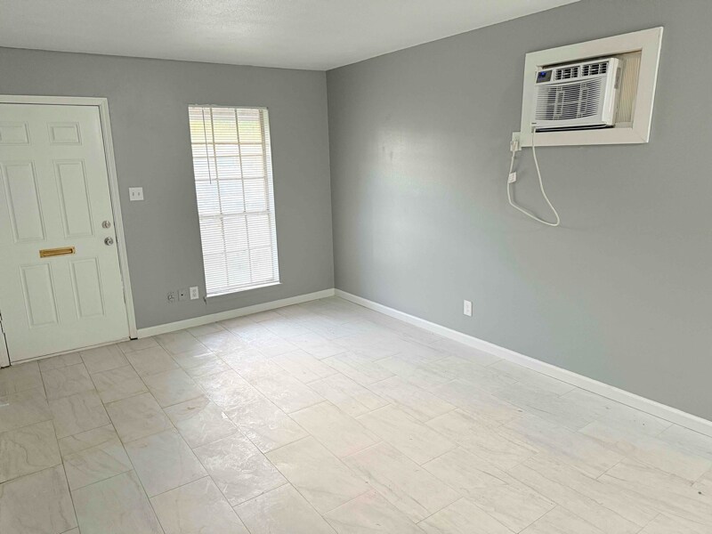 Building Photo - 6901 Lavender Dr