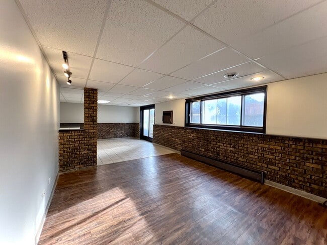 Building Photo - 312 S Lodge Ln