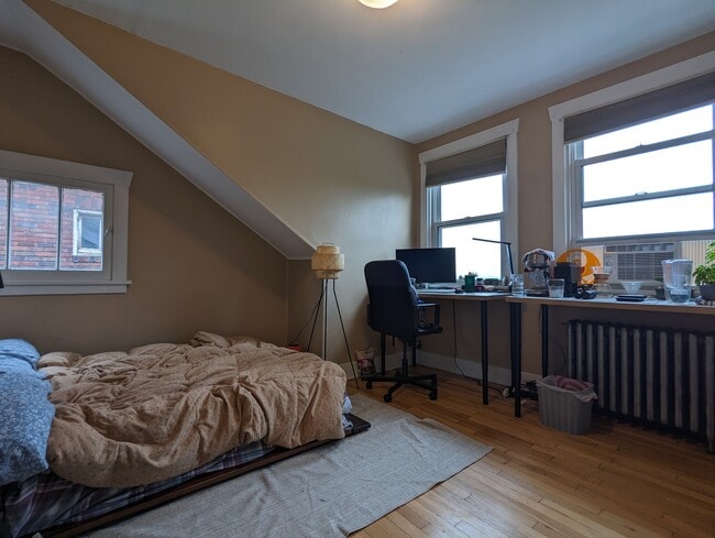 Building Photo - 3408 Iowa St