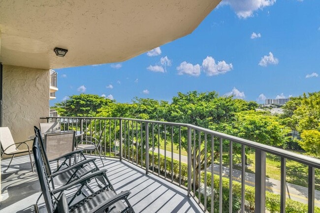 Building Photo - 859 Jeffery St