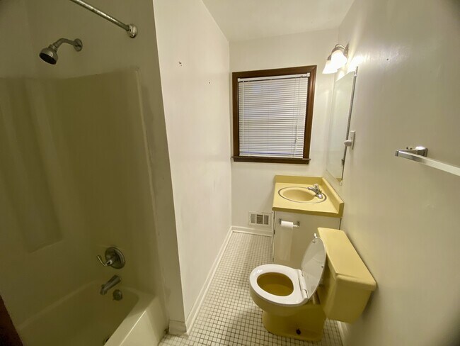 Building Photo - 1953 Hwy 138 SW