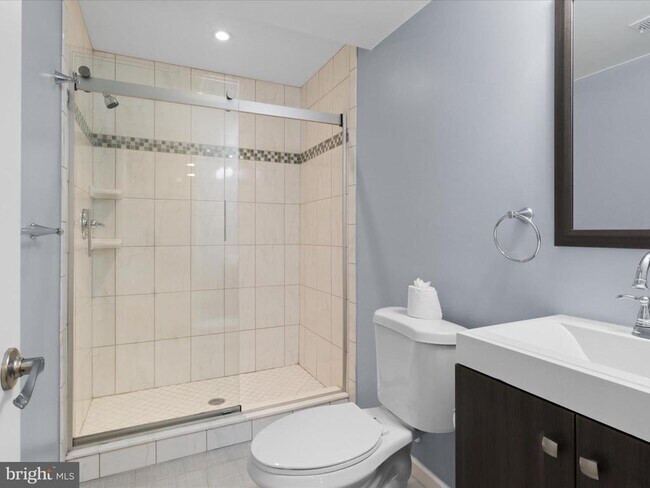Building Photo - 41639 Adamson Dr