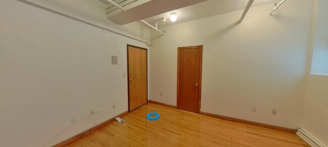 Building Photo - 28 Saint Stephen St