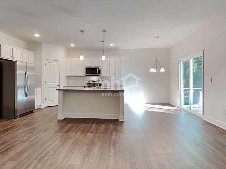 Building Photo - 5005 Hudson Vly Dr